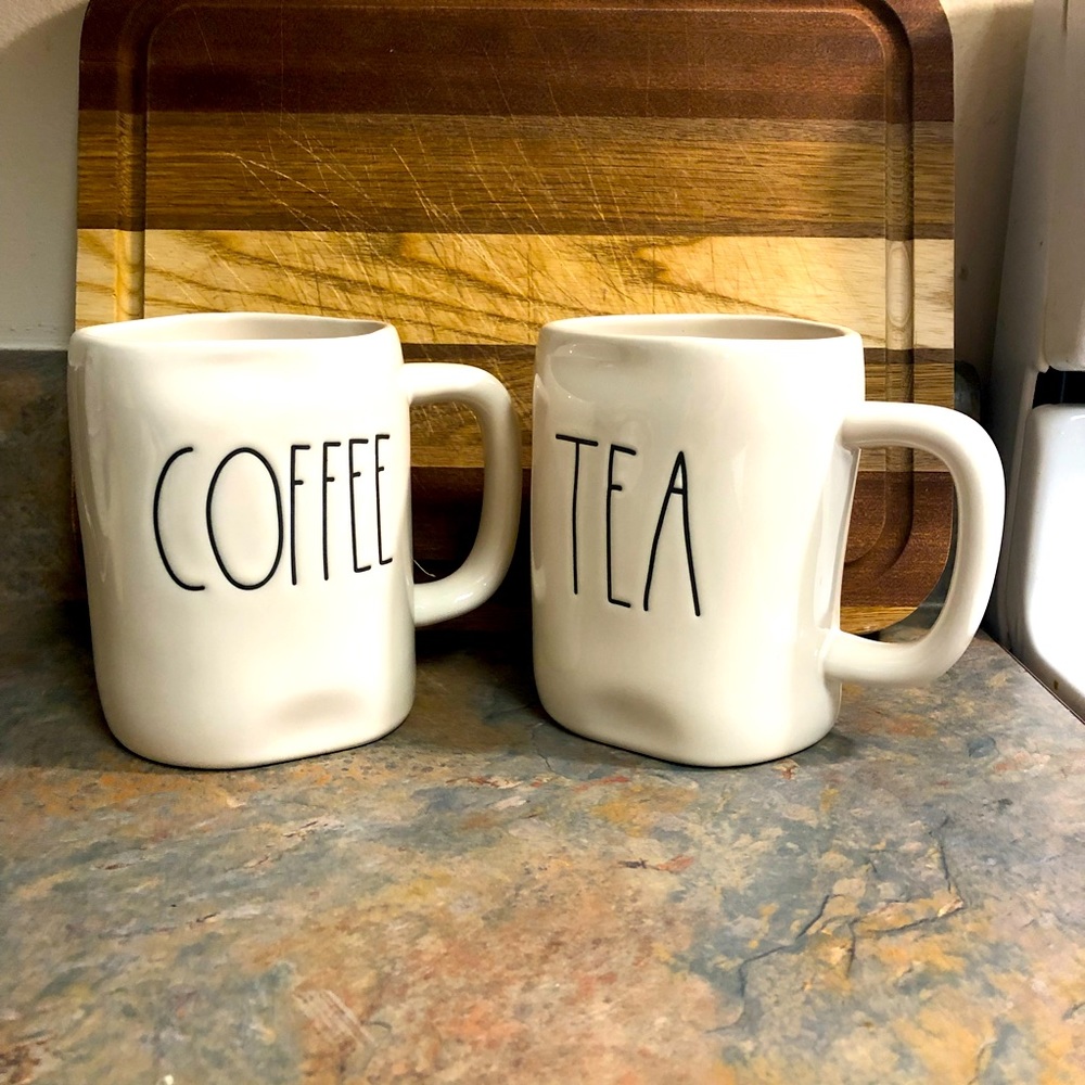 Rae Dunn matching mug set